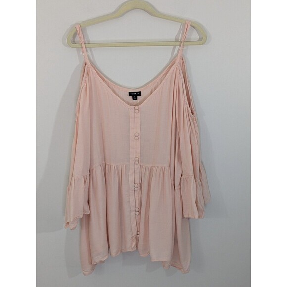 New Torrid 3/4 Sleeve Cold Shoulder Blouse Blush Pink Plus Size 4X Button - Picture 2 of 9